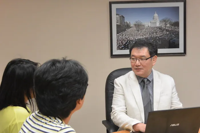 Francis Law Center - Chicago Immigration Lawyer/ Abogados de Inmigración Jae Francis Picture 1
