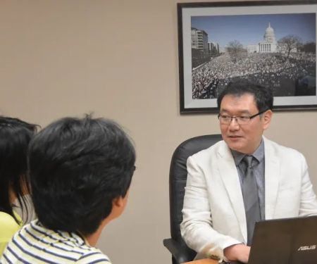 Francis Law Center - Chicago Immigration Lawyer/ Abogados de Inmigración Jae Francis