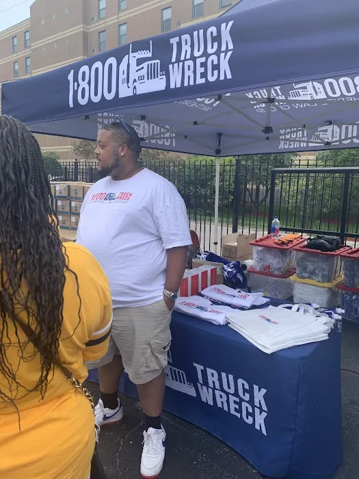 1-800-Truckwreck Picture 1