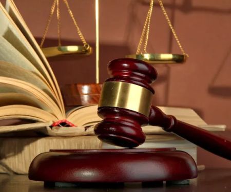 Daniels Long & Pinsel LLC: Robert J. Long