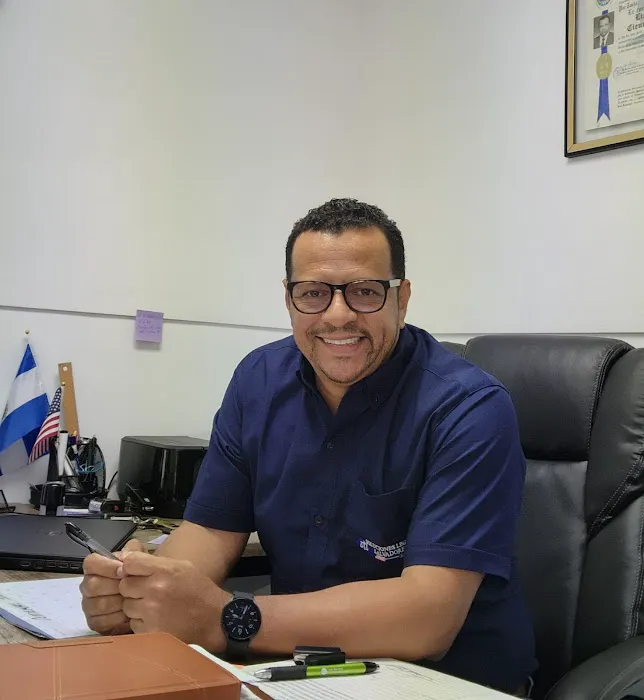 ABOGADO Y NOTARIO SALVADOREÑO Picture 8