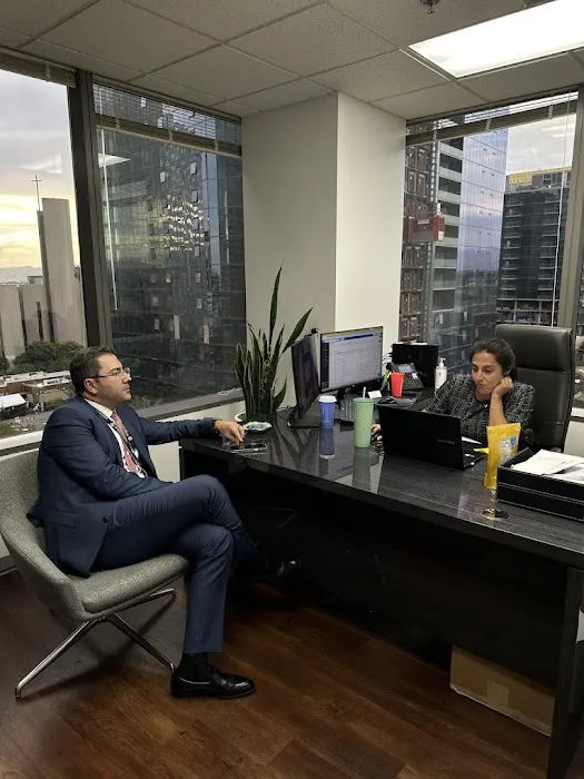 Abogados Con Experiencia Picture 4