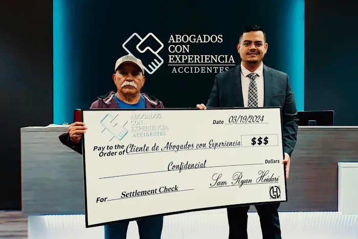 Abogados Con Experiencia Picture 7