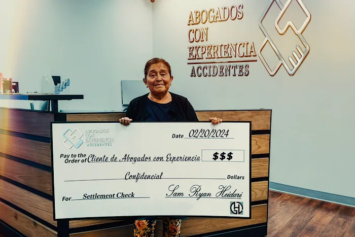 Abogados Con Experiencia Picture 8