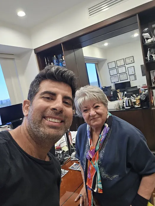 Michael Yadegari Picture 7