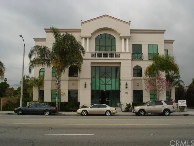 Law Offices of Jianwei Huang Picture 1