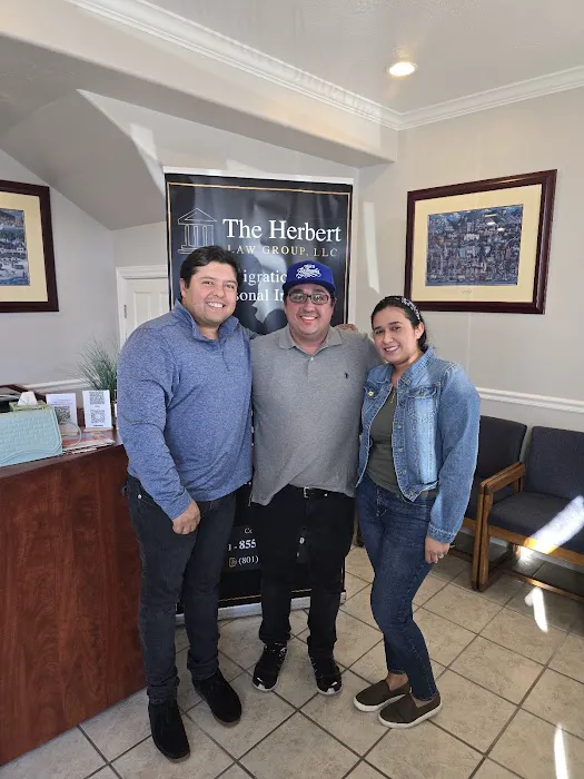 Herbert Law Group (Abogados de Inmigración) Picture 2