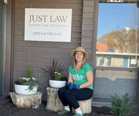 Laura J Hansen, Attorney