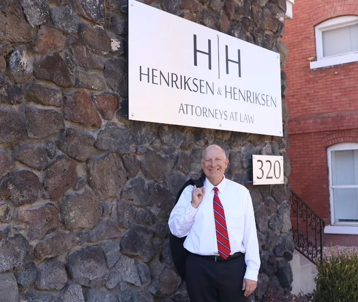 Henriksen & Henriksen Picture 4
