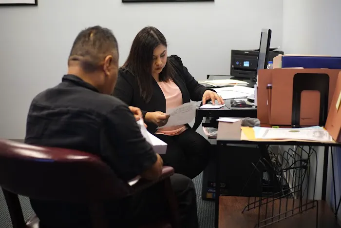 Abogado Reed (Charles Reed, Attorney) Picture 5