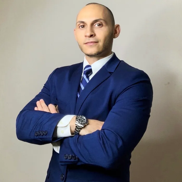 Rozhik Law Picture 7