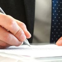 Richard E. Novak, Esq. ico