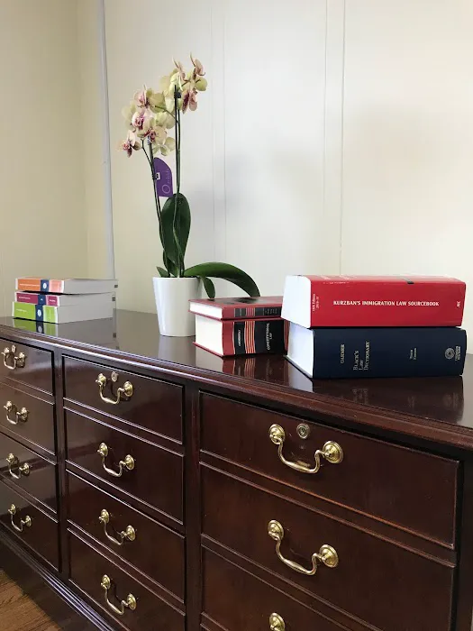 Law Office of Neda Rosales-Chavez Esq. Abogada De Inmigración Picture 2