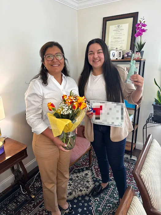 Law Office of Neda Rosales-Chavez Esq. Abogada De Inmigración Picture 5