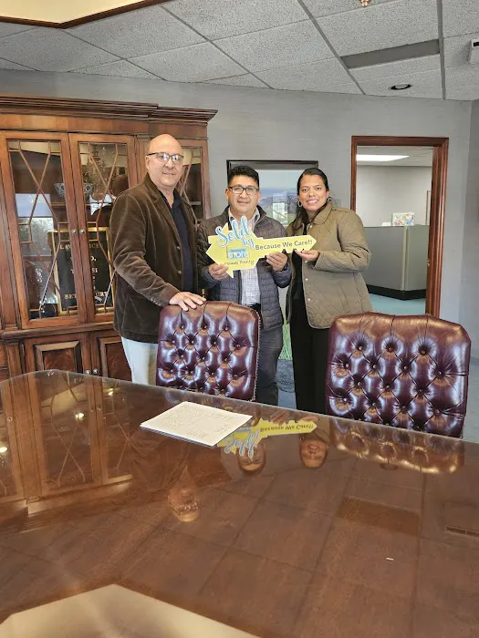 Rafael J. Betancourt Esq. Picture 1