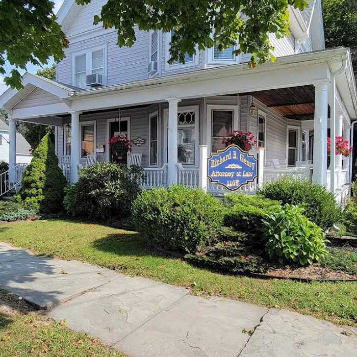 Richard B. Henry & Associates, LLC Picture 2